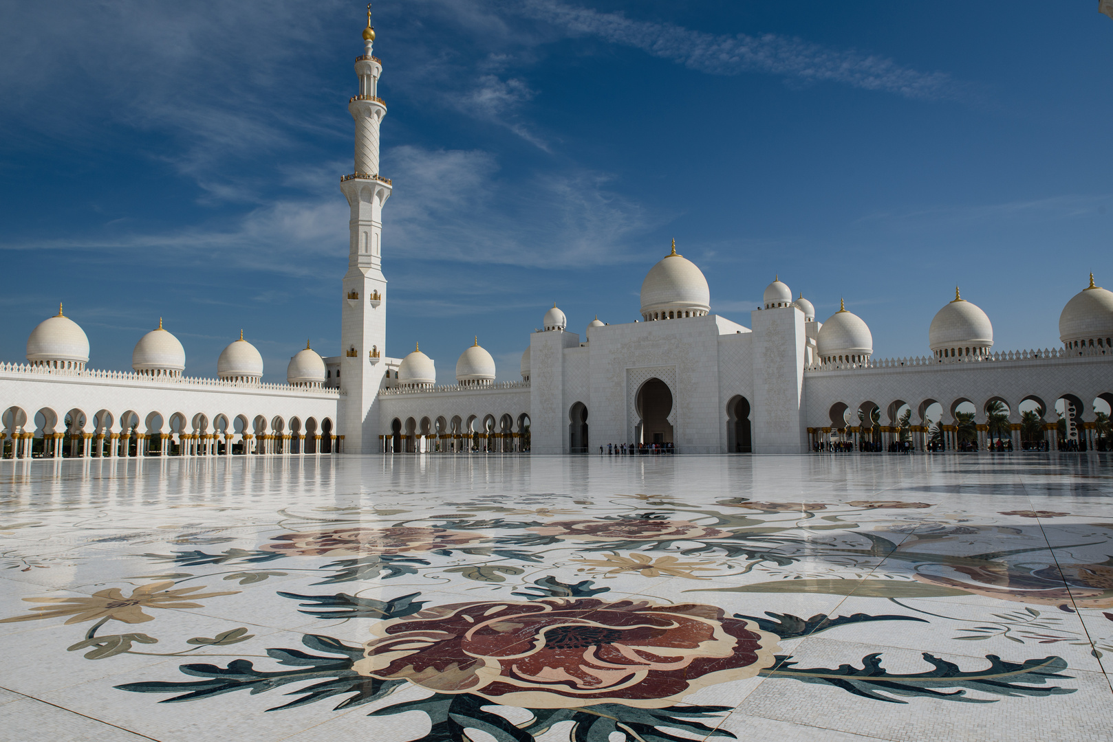 Scheich Zahid-Moschee in Abu Dhabi - Innenhof