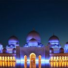 Scheich-Zayid-Moschee in Abu Dhabi ...