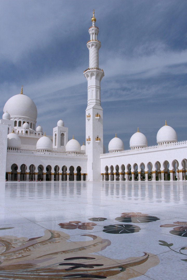 Scheich-Zayid-Moschee in Abu Dhabi, drittgrößte Moschee der Welt