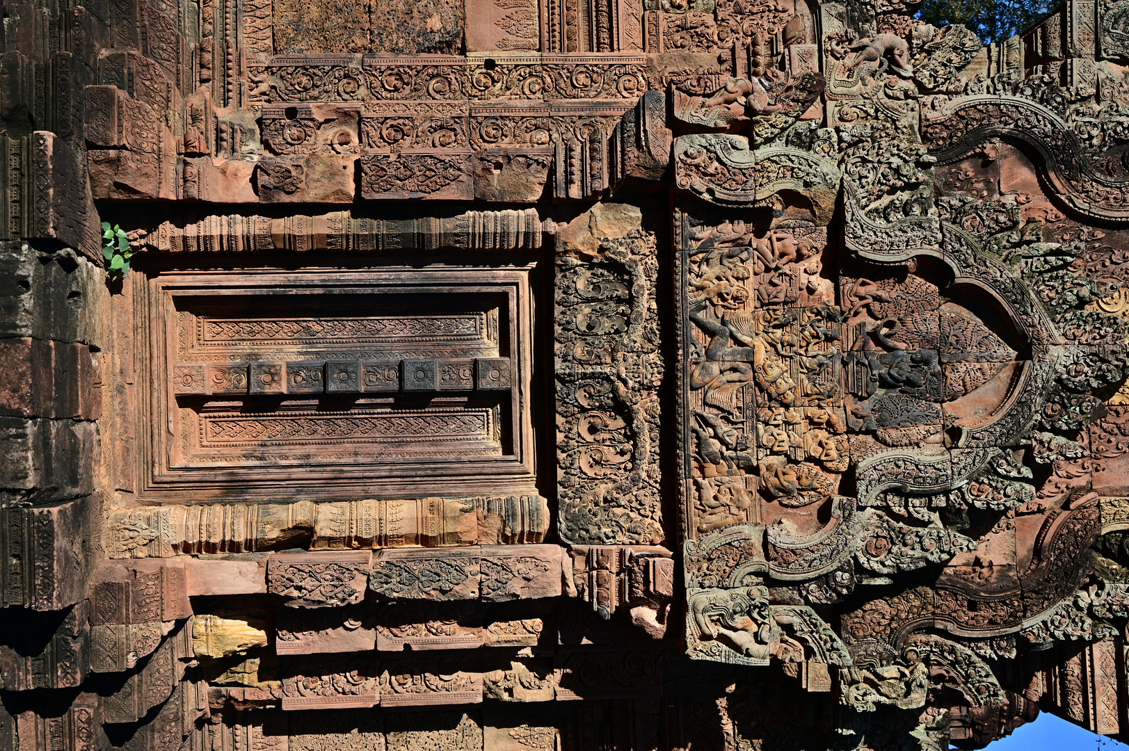 Scheintür in einem Turm des Banteay Srei