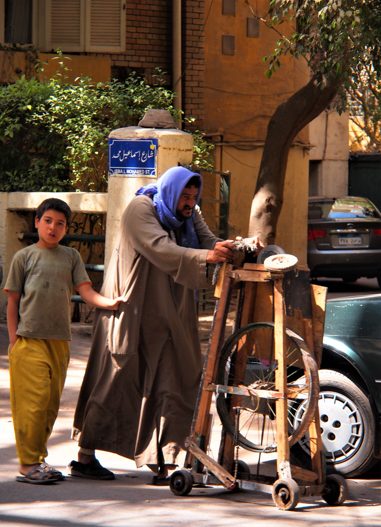 Scherenschleifer in Kairo