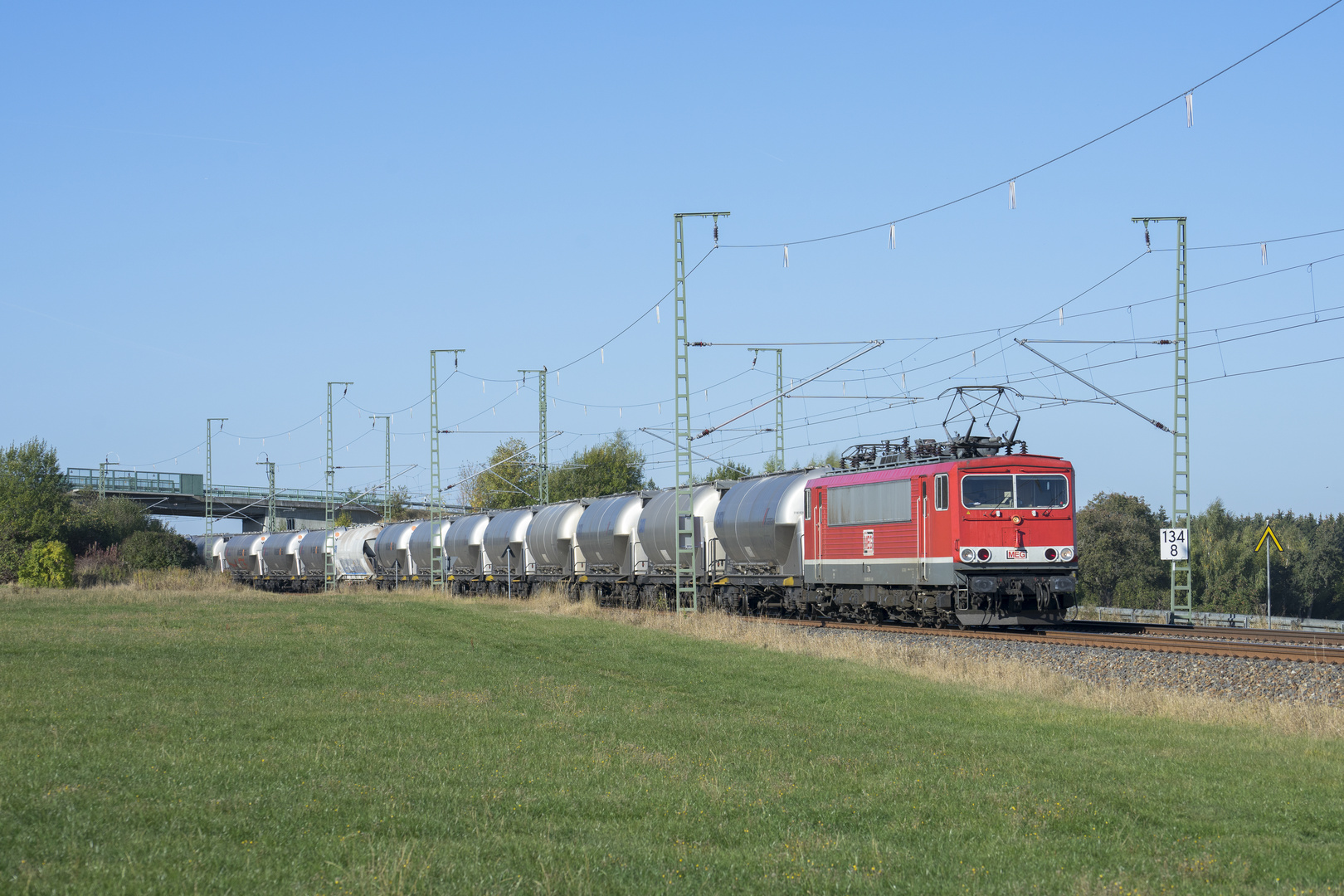 Scherenstromabnehmer am MEG Leerzementzug!