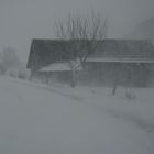 Scheune im Schneesturm