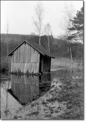 Scheune im Weiher