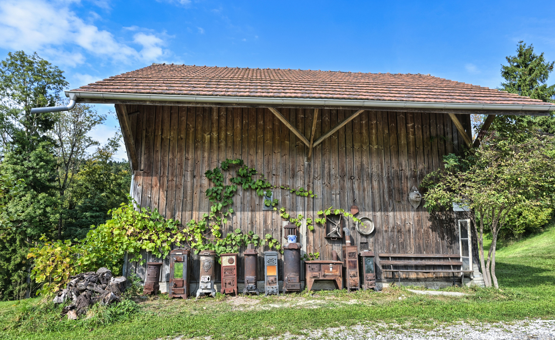 Scheune mit Sammelobjekten