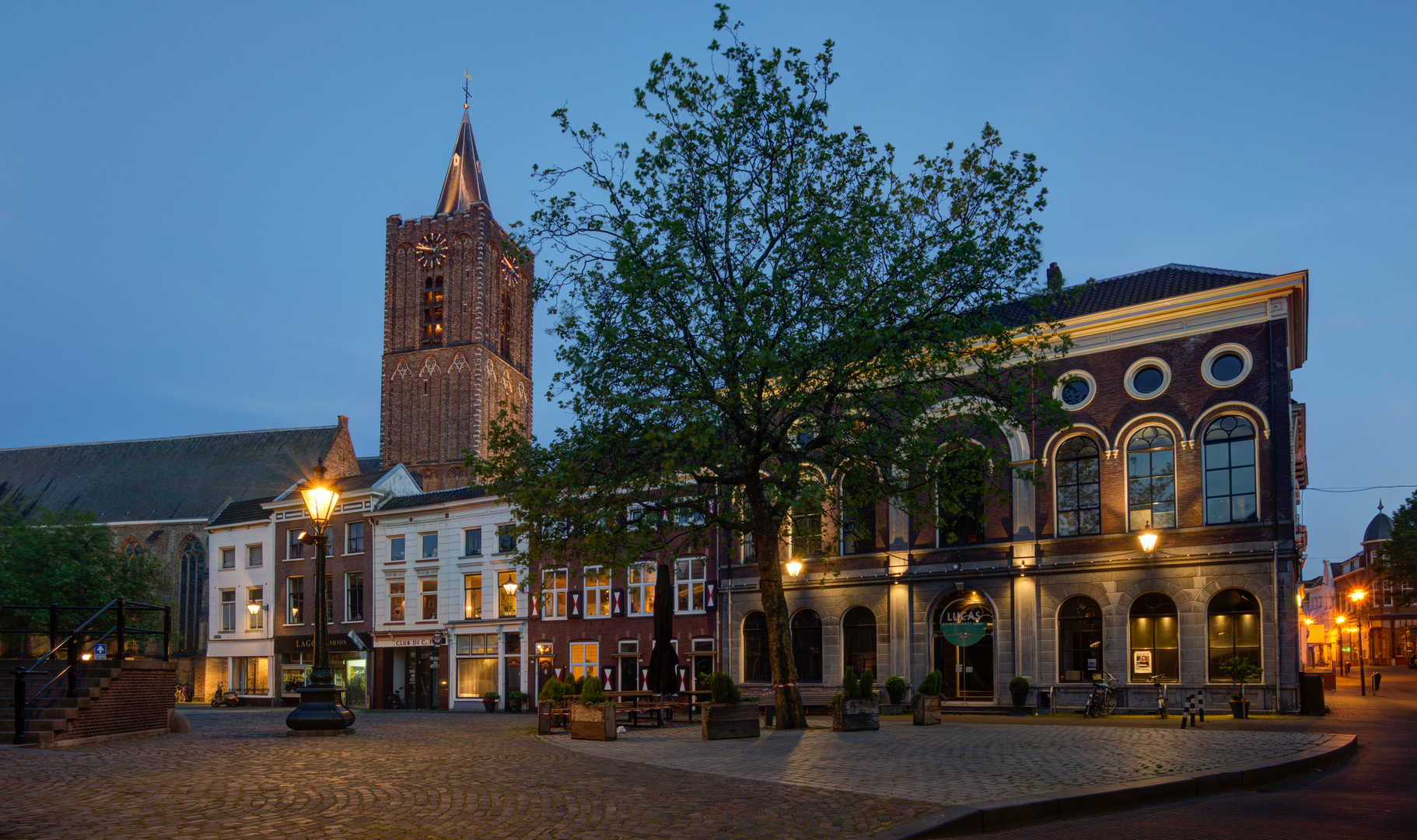 Schiedam - Grote Markt -Grote of St Janskerk - 02