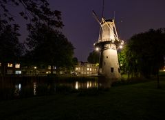 Schiedam -  Vellevest - Wind Mill - "de Drie Koornbloemen"