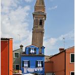 schiefer Turm in Burano