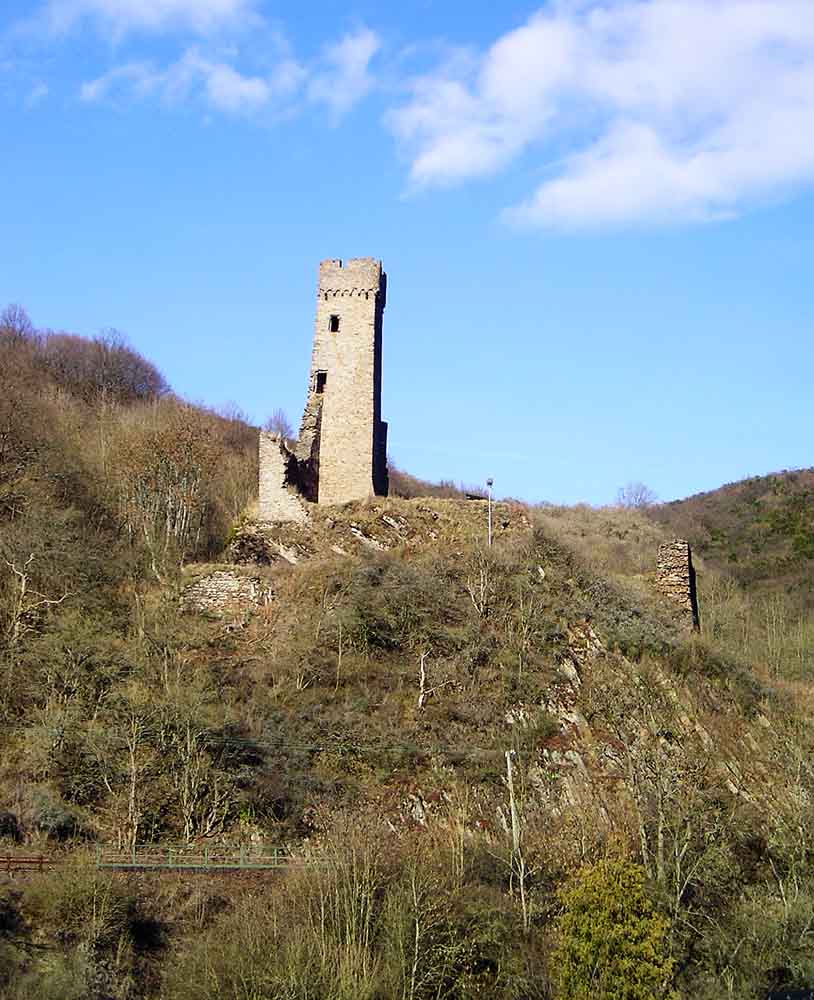 Schiefer Turm von Monreal