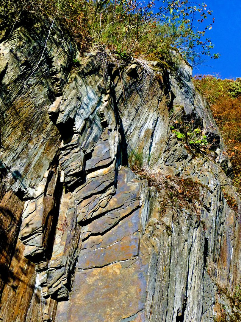 Schieferfelsen im Ahrtal