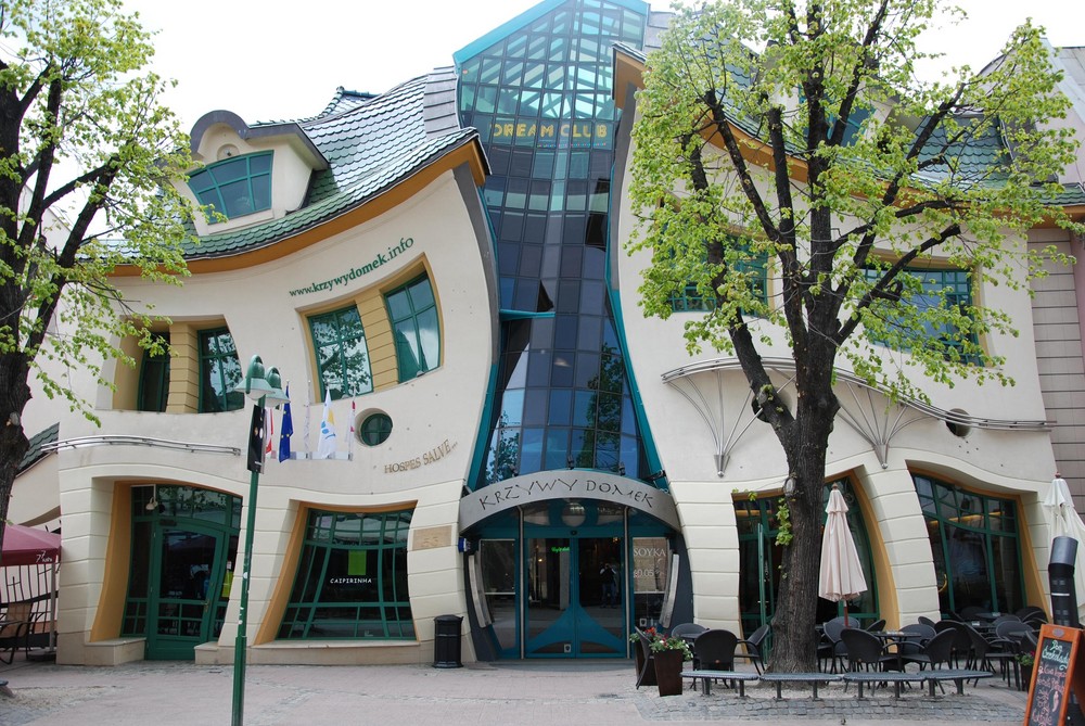 Schiefes Haus Foto Bild Streetfotografie Street Spontane