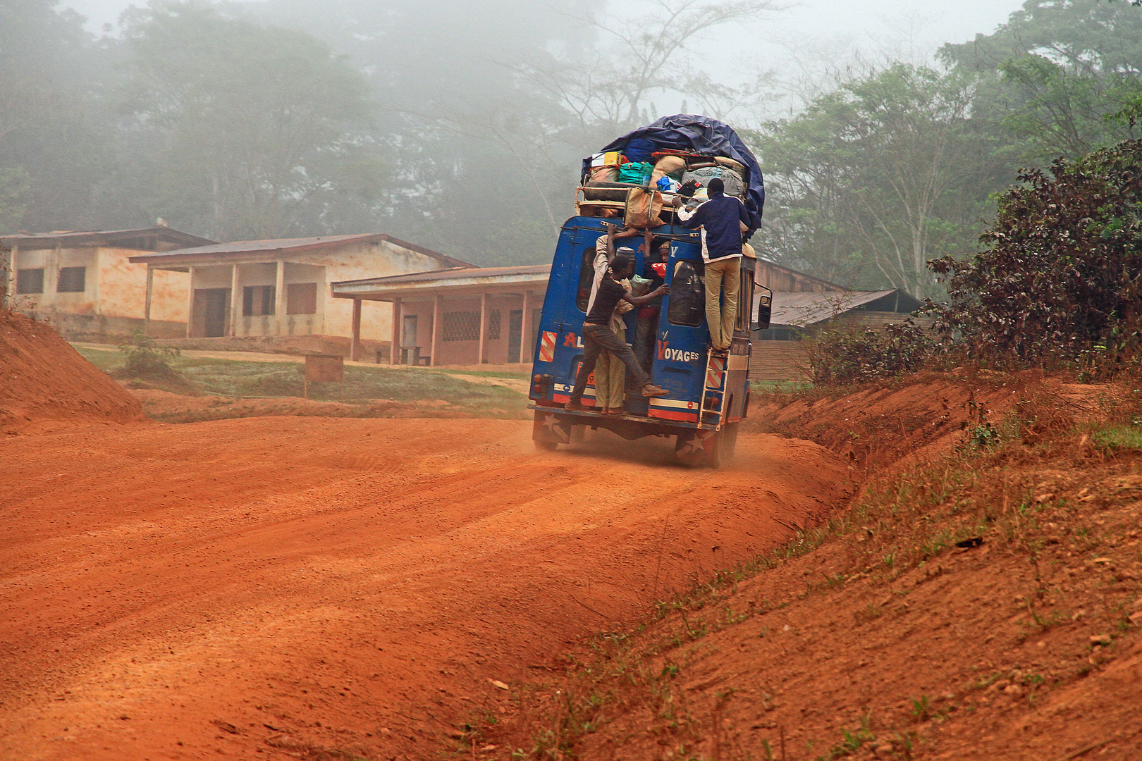 Schieflage,  Kamerun