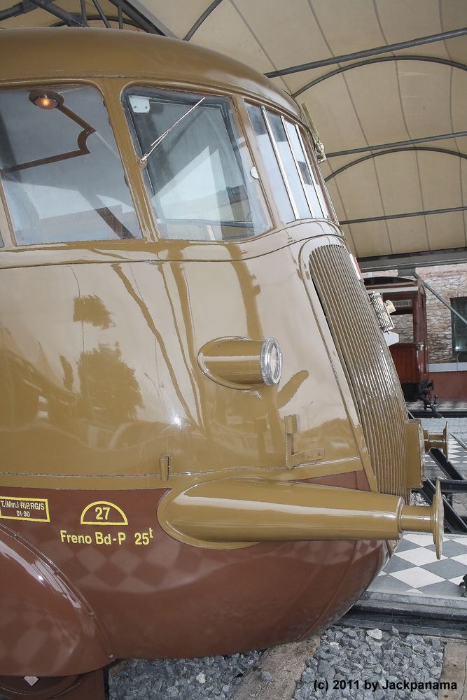 Schienenauto "La Littorina"  aus dem Jahr 1930 mit Propellerantrieb