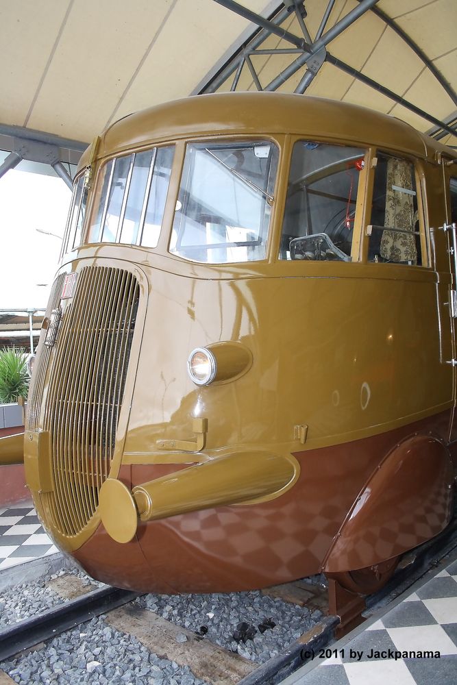 Schienenauto "La Littorina"  aus dem Jahr 1930 mit Propellerantrieb