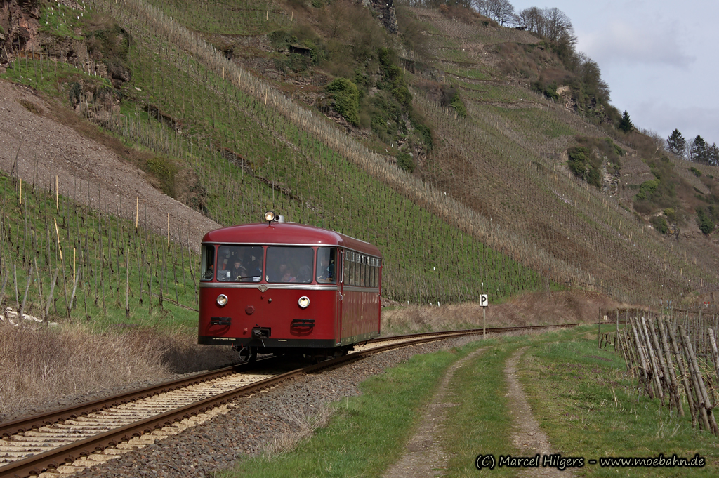 Schienenbus auf der Moselweinbahn