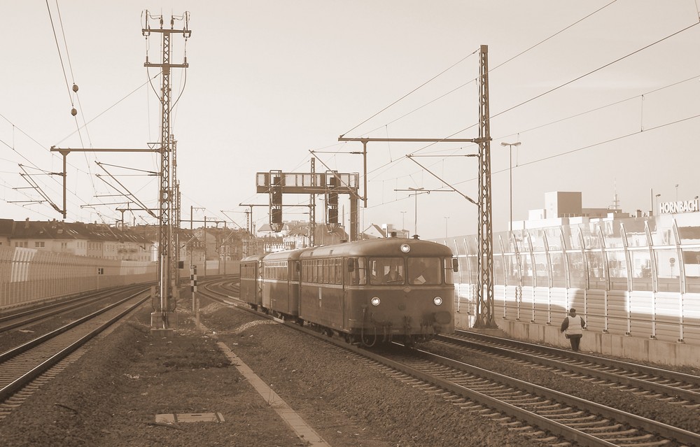 Schienenbus bei Ludwigshafen Mitte