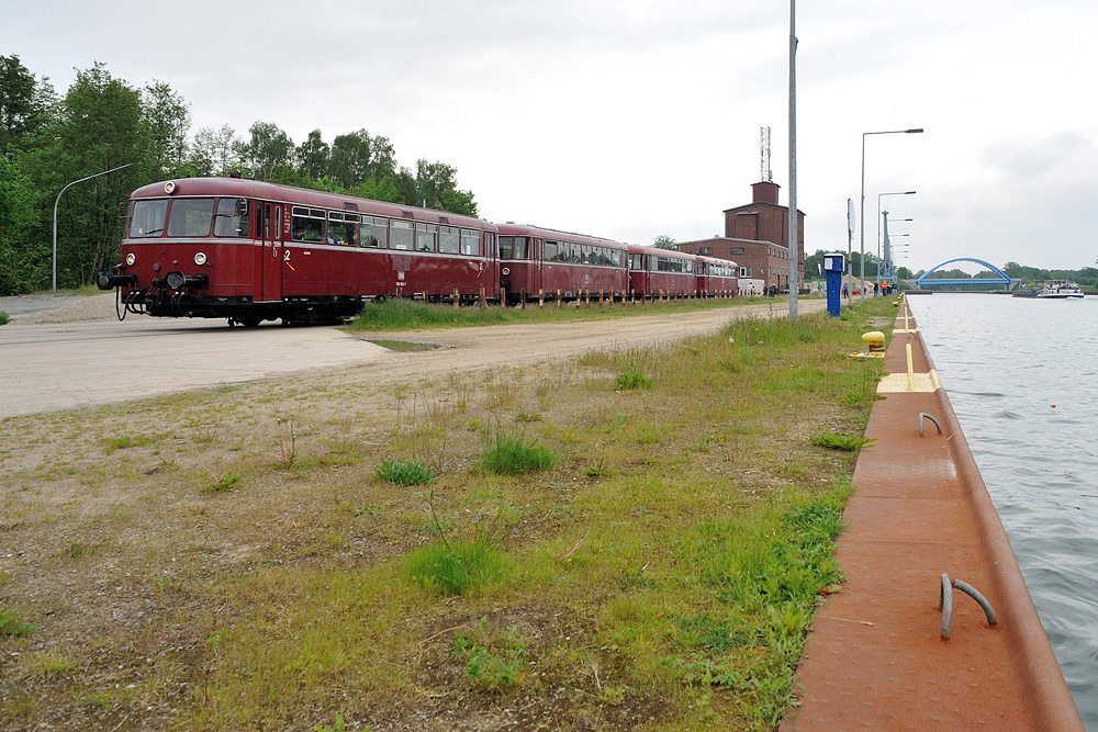 Schienenbus im Hafen Saerbeck