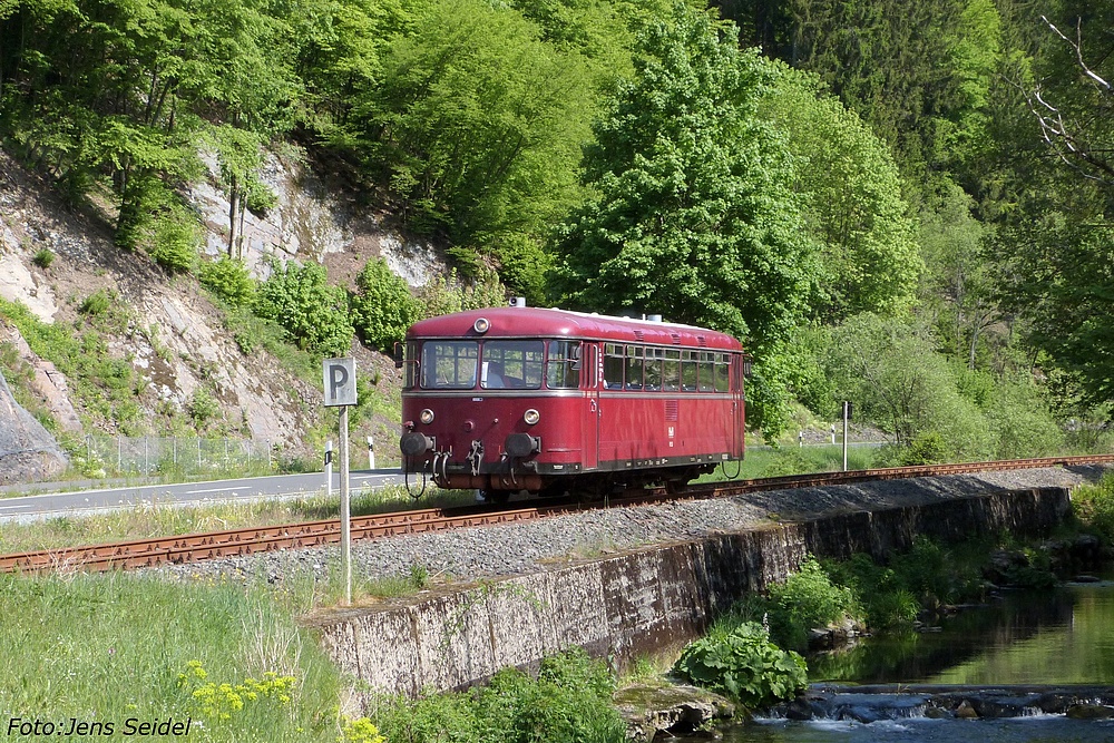 Schienenbus im Rodachtal