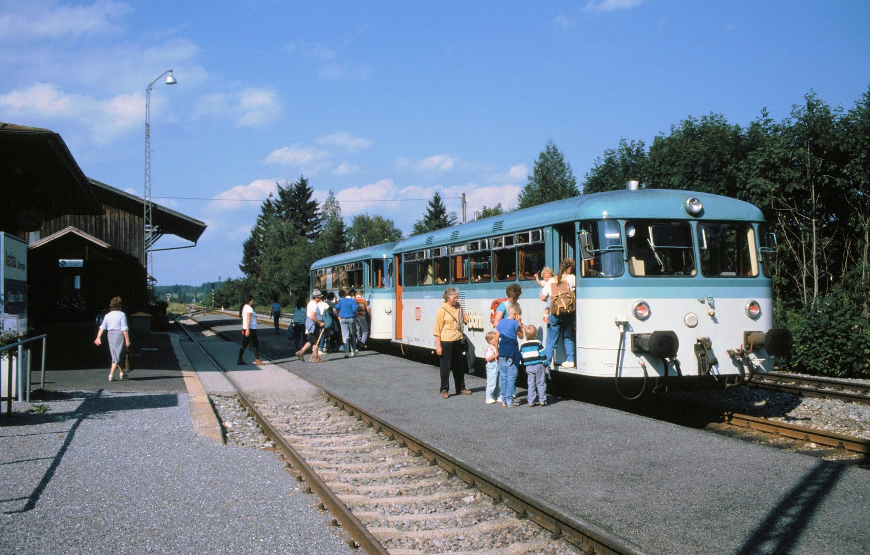 Schienenbus in Aschau 1987