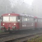 Schienenbus Ruhrtalbahn im Nebel in Bochum Dahlhausen