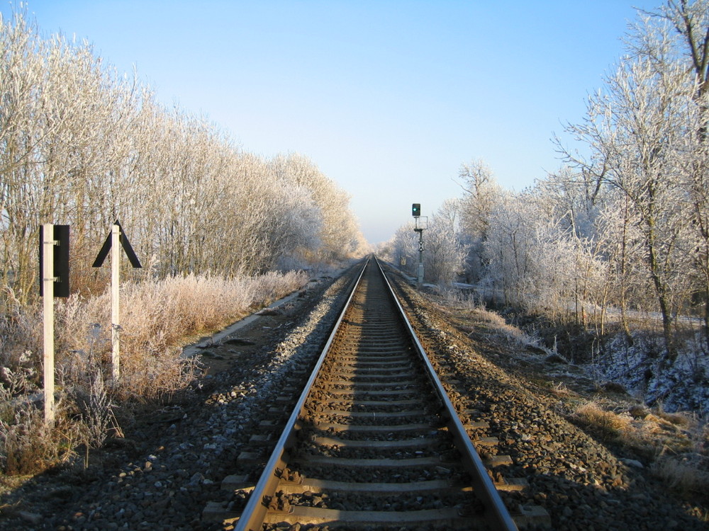 SCHIENENWEGE ÜBERS LAND