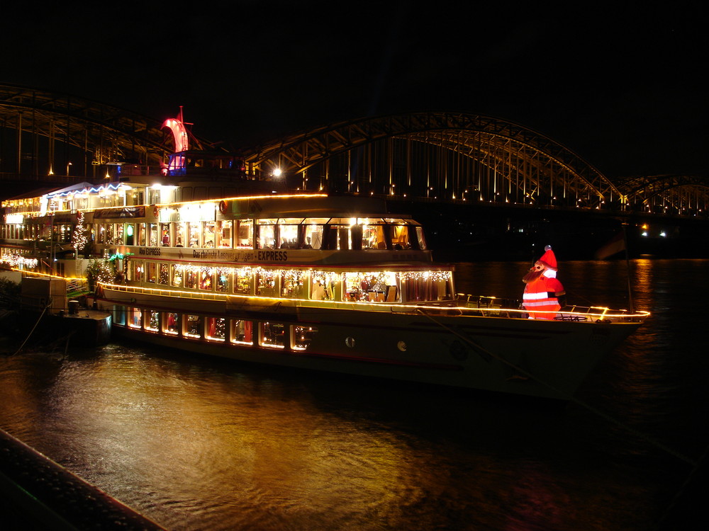 Schiff als Weihnachtsmarkt in Köln Foto & Bild  schiffe und seewege 