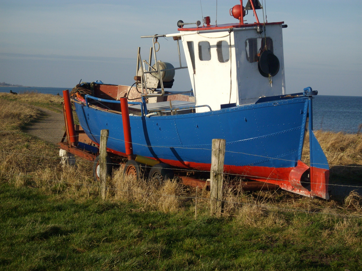 Schiff an Land  -  Ship ashoreand