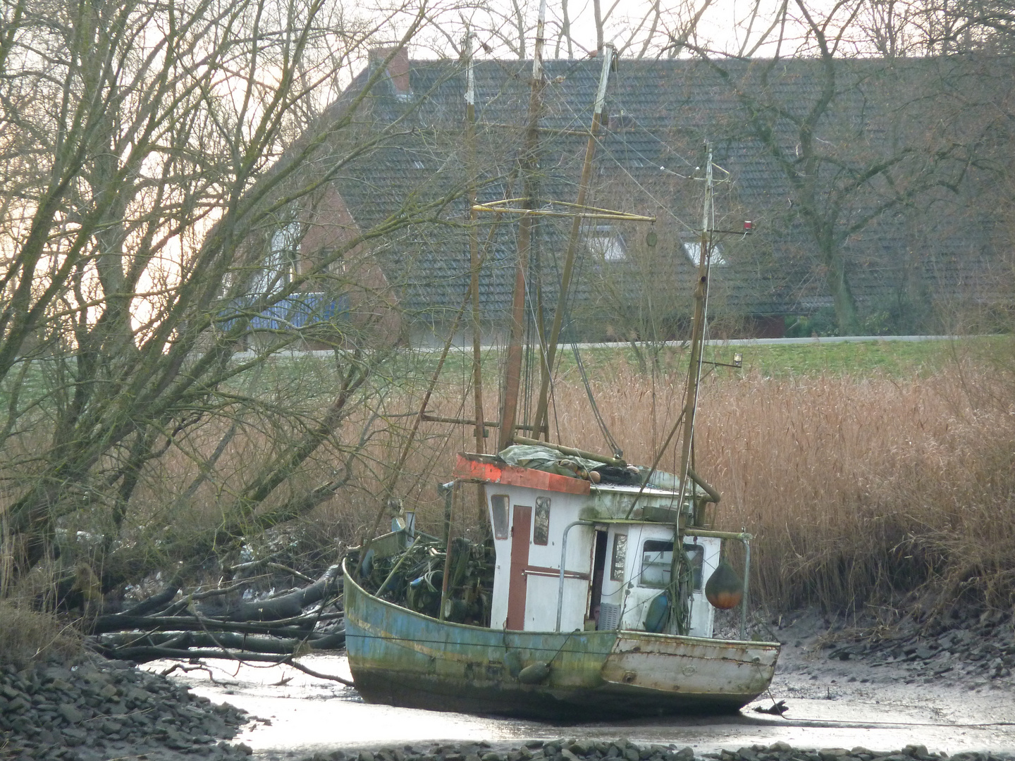 Schiff auf dem Trockenem