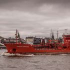 Schiff auf der Elbe