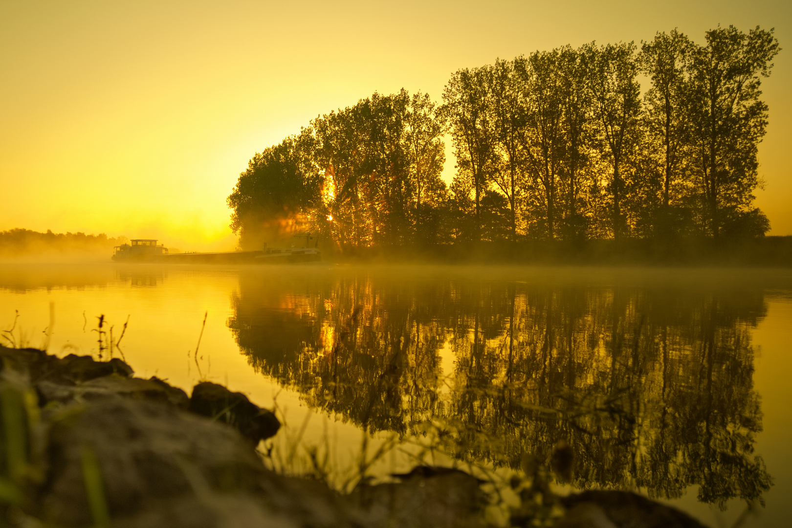 Schiff auf der Mittelweser