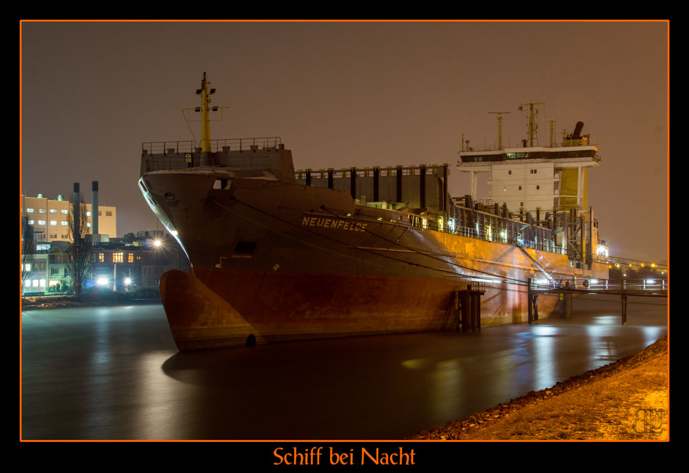 Schiff bei Nacht