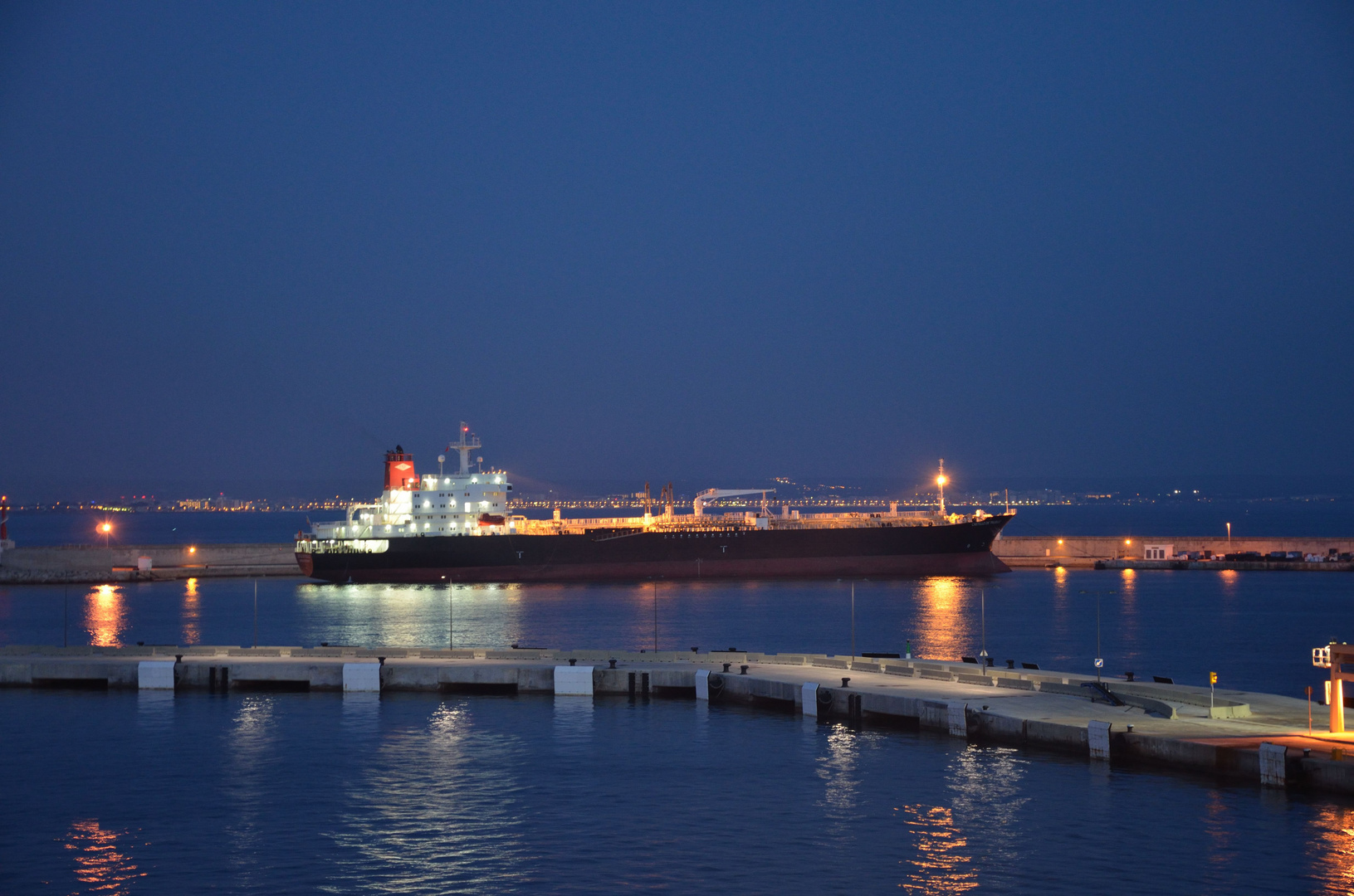 Schiff im Hafen von Palma