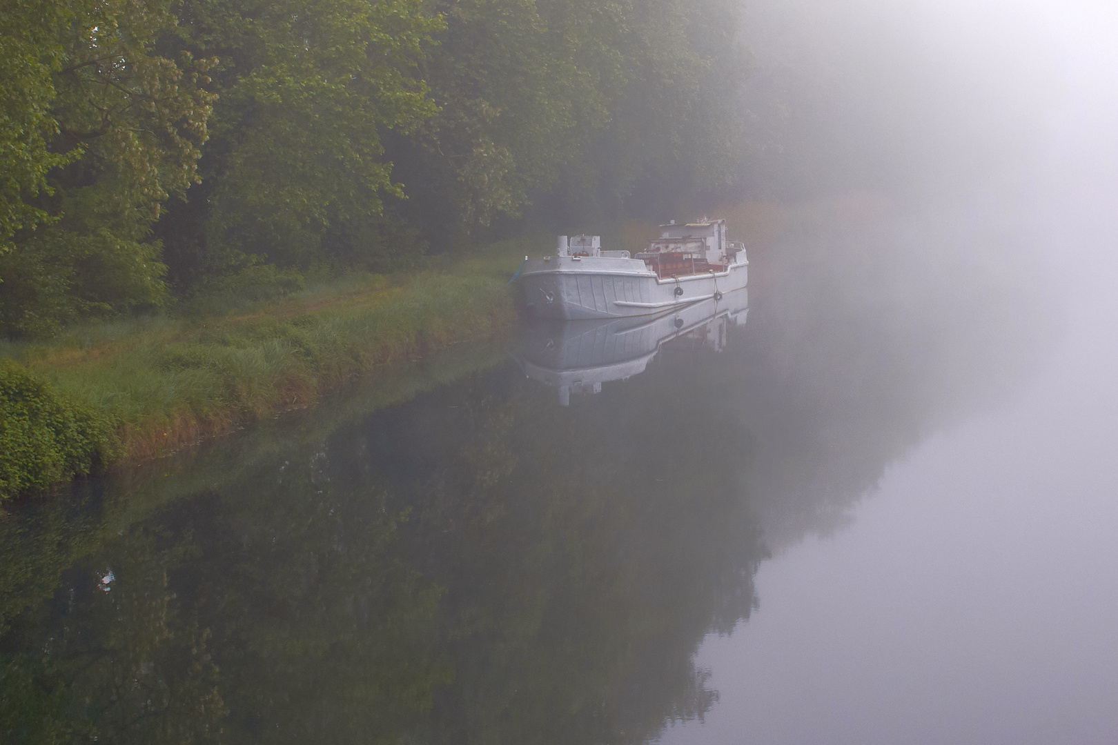 Schiff im Nebel.