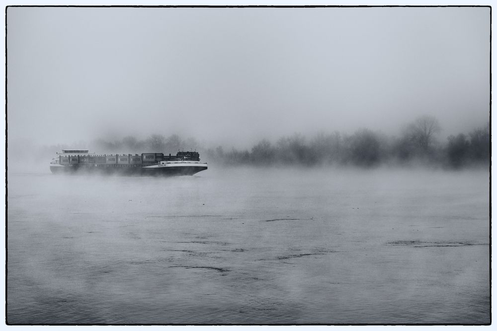 Schiff im Nebel