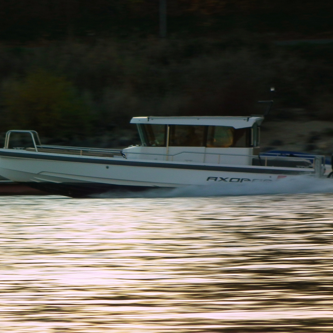 Schiff im Wasser 