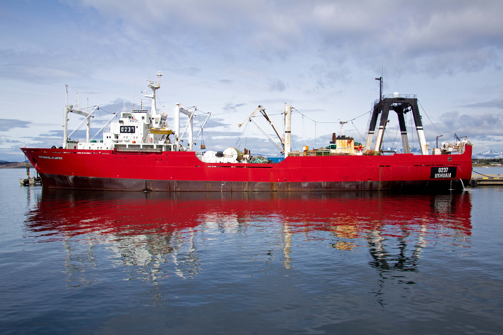 Schiff mit Spiegelung