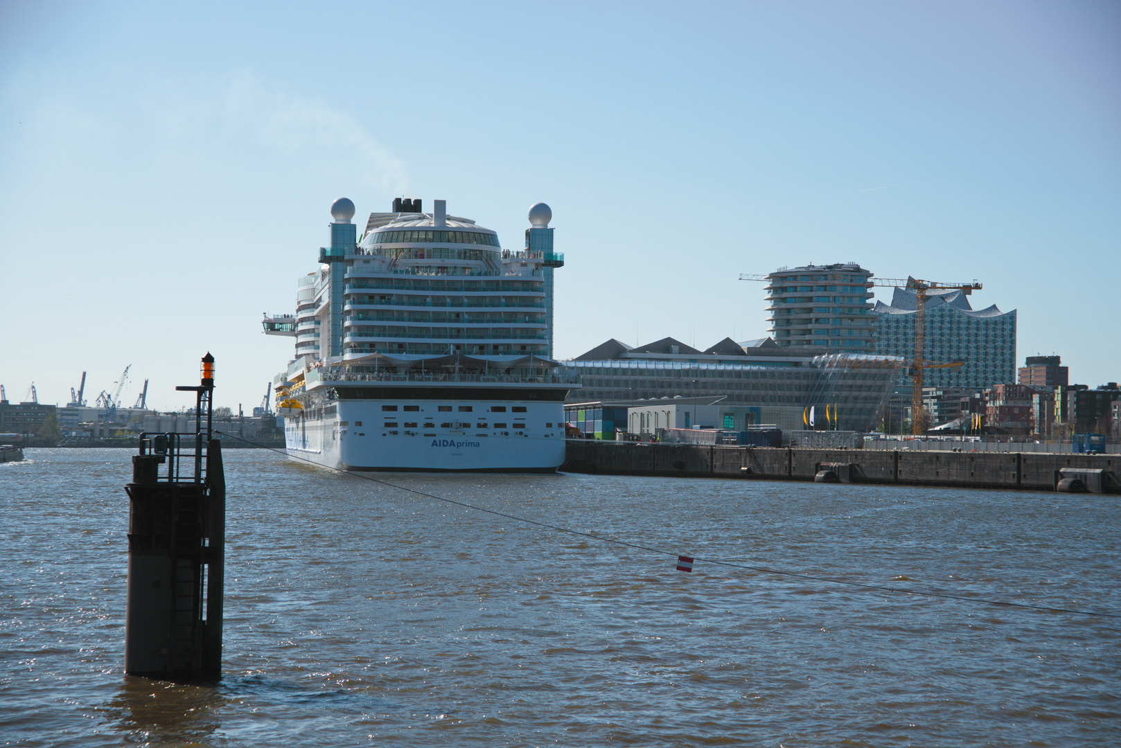 Schiff oder schwimmendes Hotel?