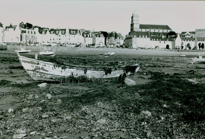 Schiff vor St. Malo