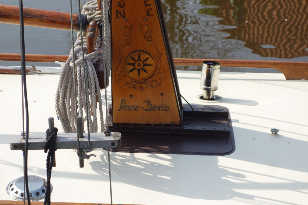 Schiffdetails im Museumshafen von Carolinensiel