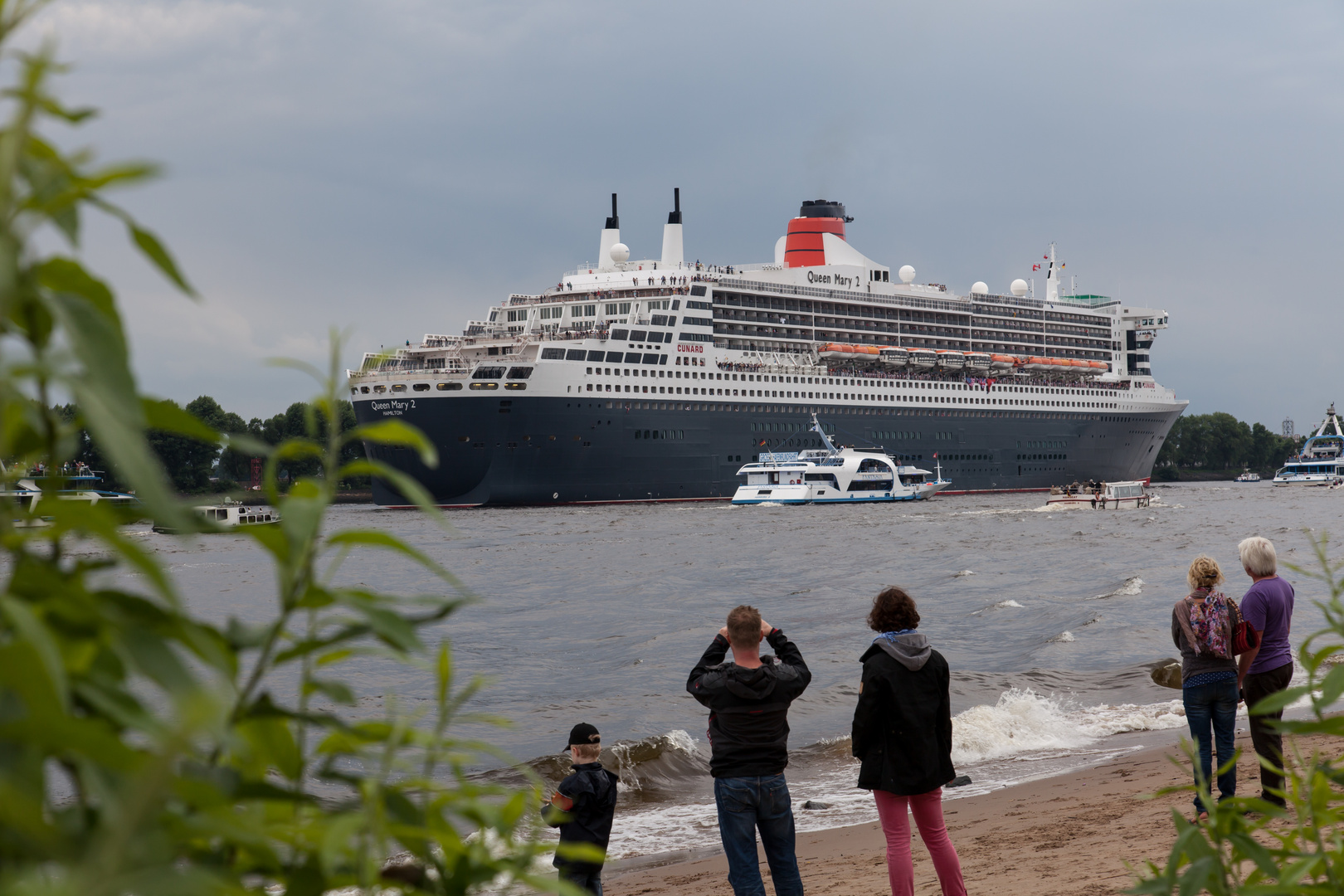 schiffe gucken an der elbe