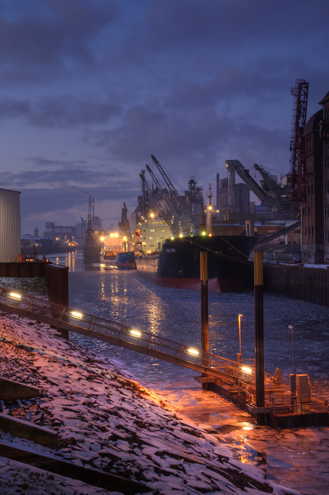 Schiffe im Bremer Holzhafen (2)