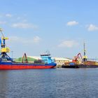 Schiffe im Seehafen Wismar
