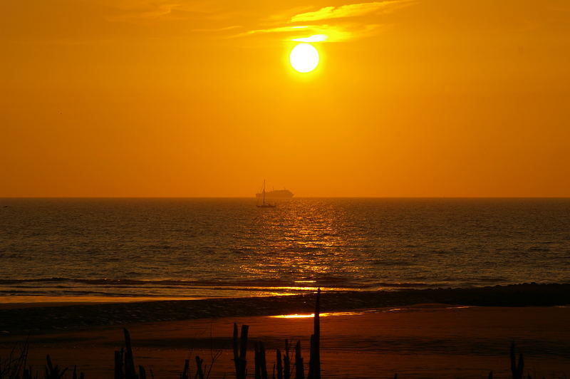 Schiffe im Sonnenuntergang