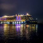 Schifffahrt auf der Kieler Förde am Abend