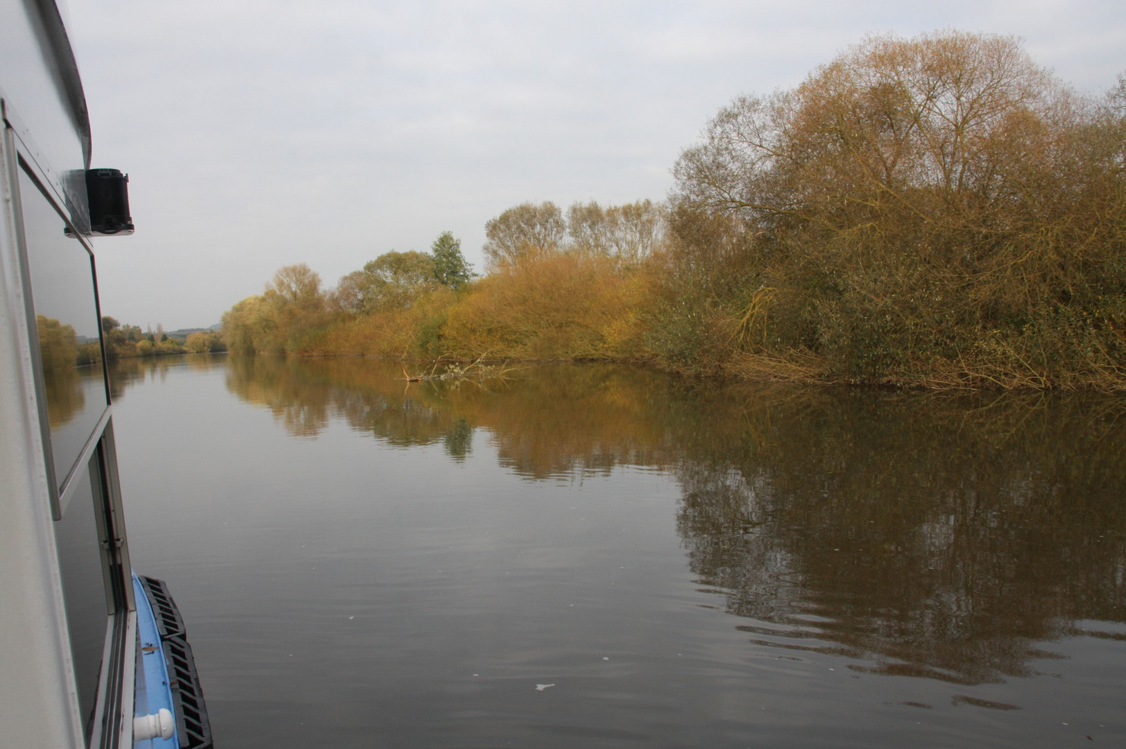 Schifffahrt auf der Lahn bei Limburg