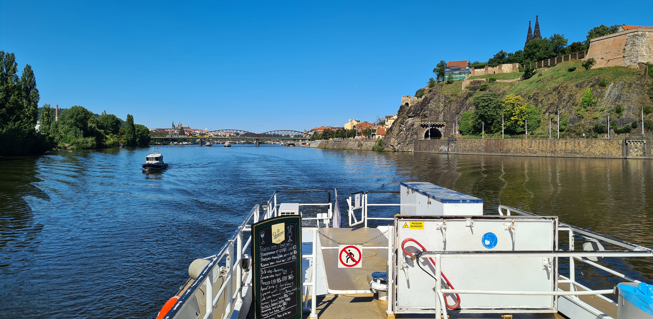 Schifffahrt auf der Moldau (2)