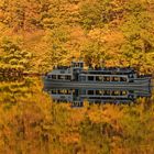 Schifffahrt durchs Herbstgold