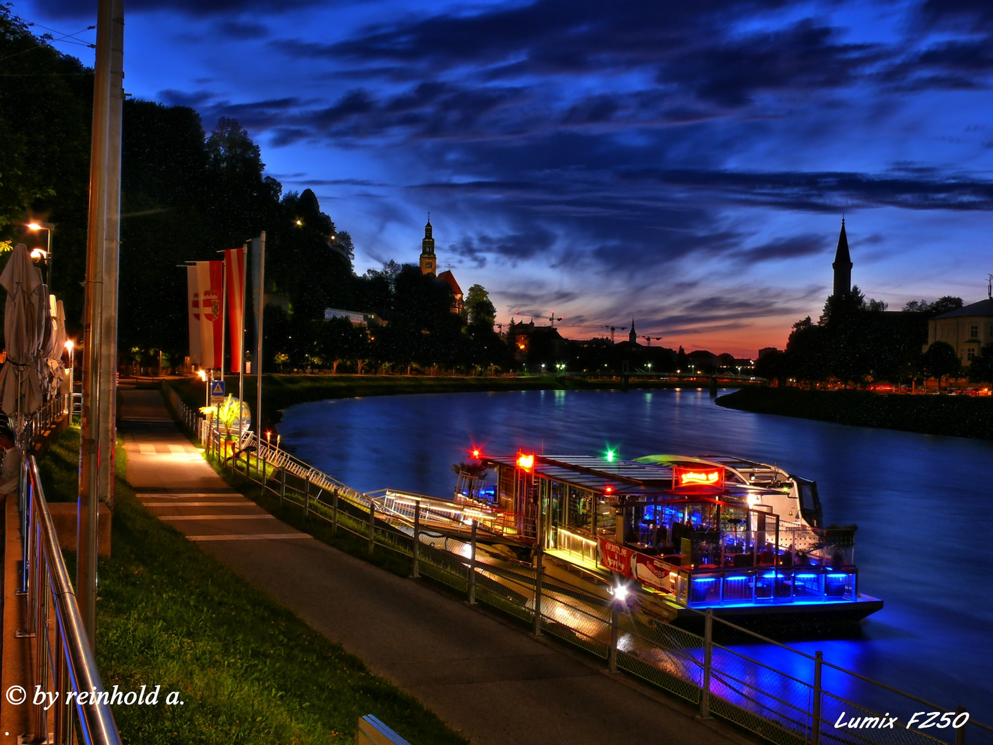 Schiffsanlegestelle an der Salzach