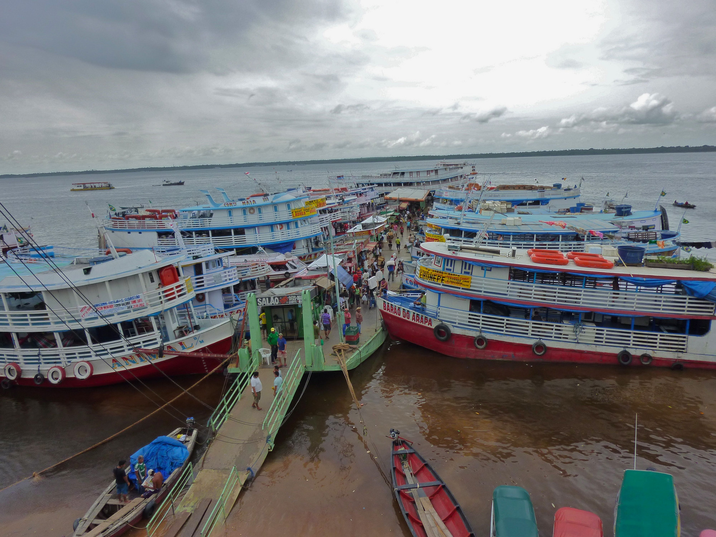 Schiffsbahnhof in Manaus