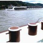 Schiffsbegegnung auf dem Rhein